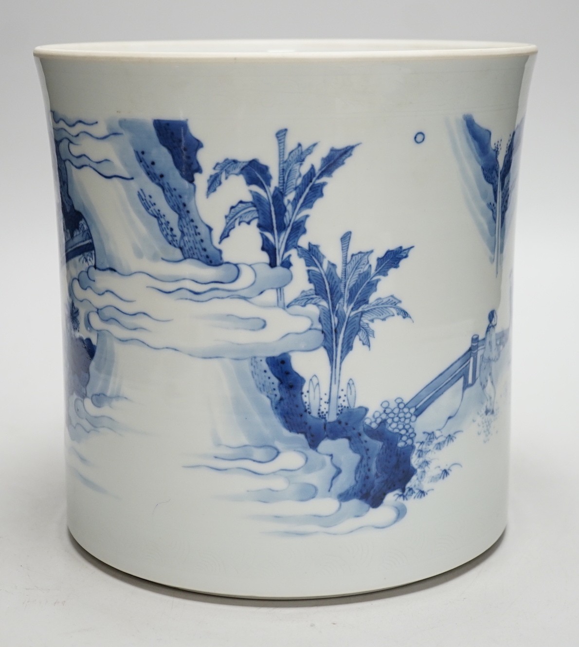A large Chinese blue and white brushpot, 20.5 cms high